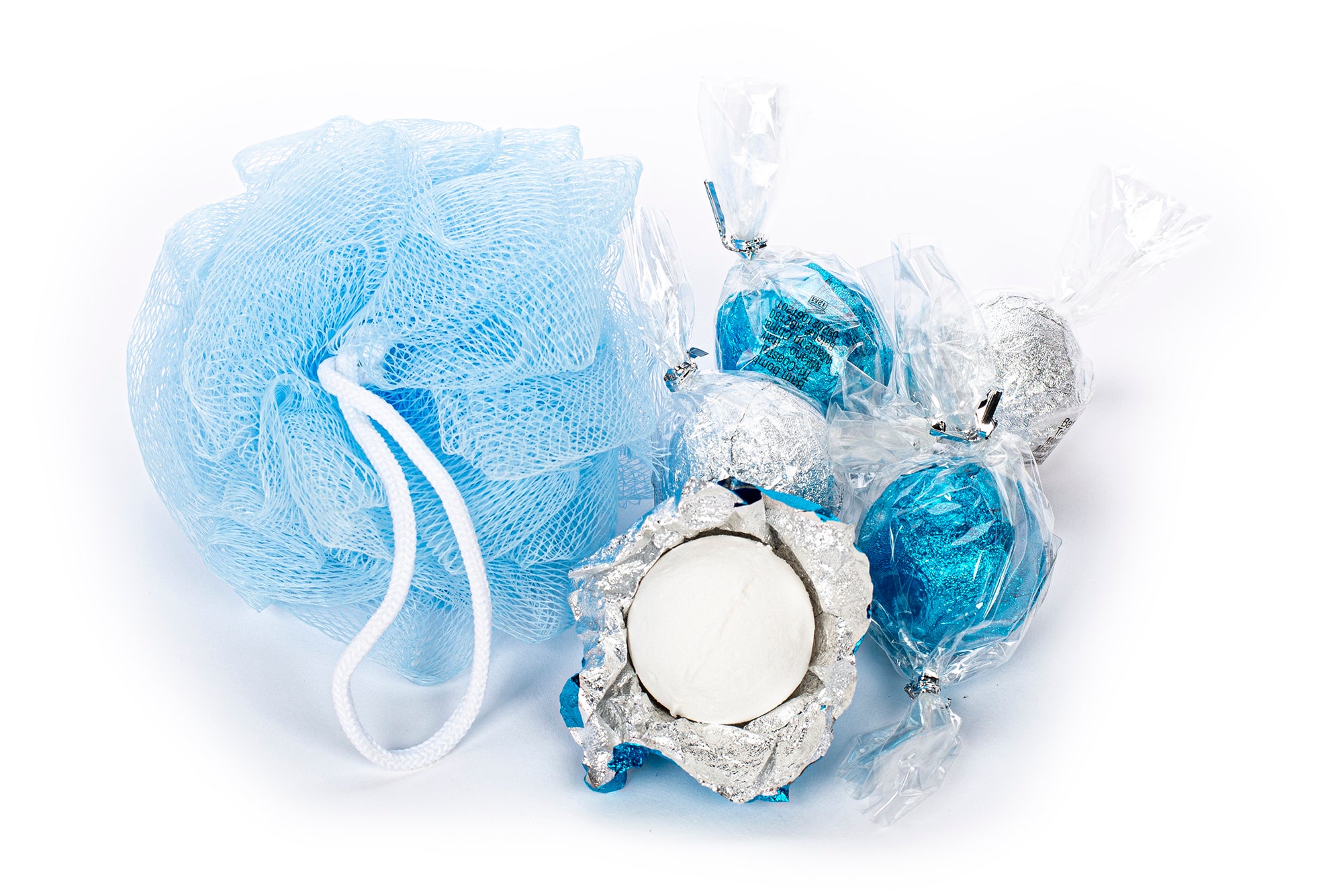 TRI-COASTAL F52214-30379 WINTER SNOW SCENTED BATH FIZZERS + POUF - Image 2