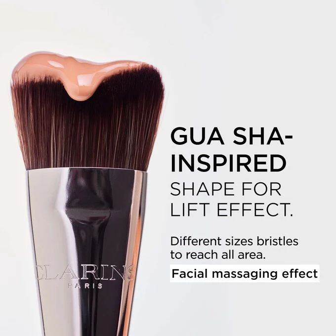 CLARINS GUA SHA INSPIRED FOUNDATION BRUSH - Image 2